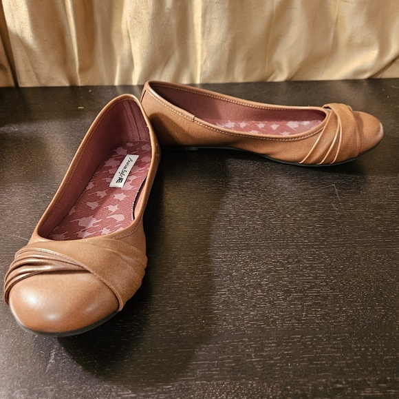 American Eagle brown flats - Picture 2 of 4